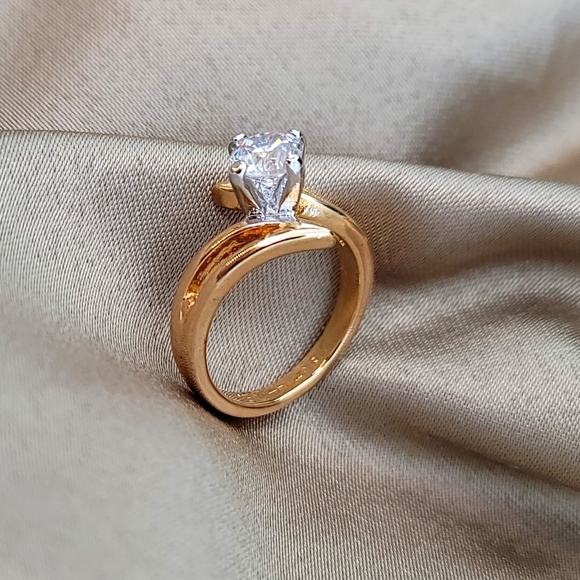 Vintage 18khge cz ring size 5 - Picture 2 of 8